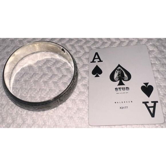 Iris Apfel & Bajalia Vintage Silver Tone Bangle Engraved Floral Vine Design - Picture 6 of 8